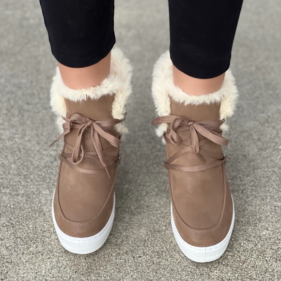 Cozy Wedge Sneaker Tan - Picture 2 of 8